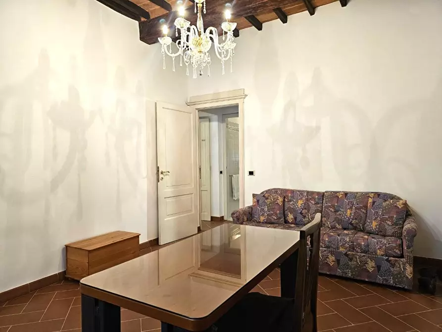 Immagine 3 di Appartamento in vendita  a Siena