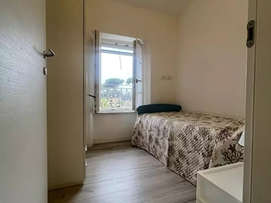 Immagine 10 di Appartamento in vendita  a Forte Dei Marmi