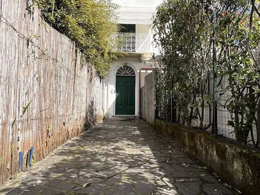 Immagine 14 di Appartamento in vendita  a Forte Dei Marmi