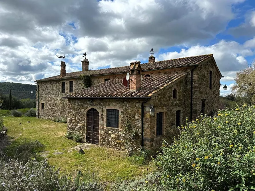 Immagine 2 di Casa colonica in vendita  a Suvereto
