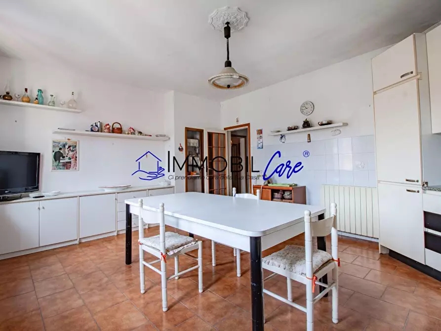 Immagine 3 di Appartamento in vendita  a Livorno