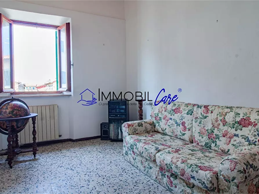 Immagine 17 di Appartamento in vendita  a Livorno