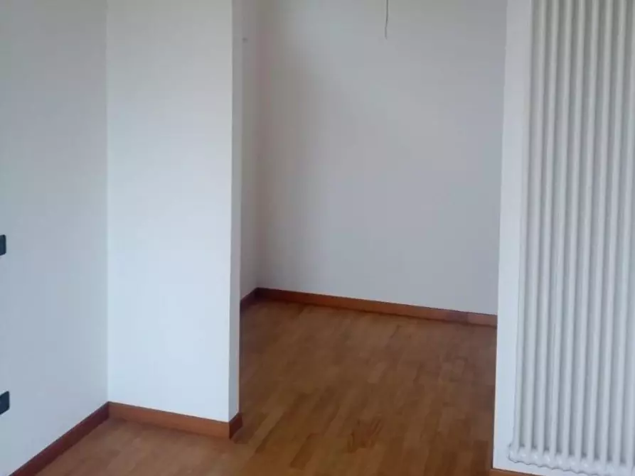 Immagine 17 di Casa trifamiliare in vendita  a Carrara