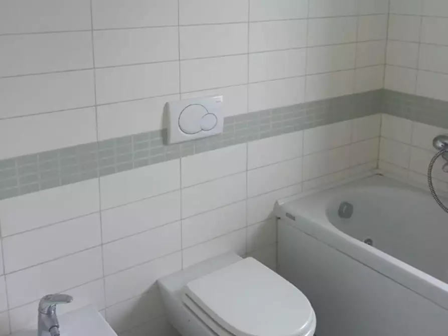 Immagine 15 di Casa trifamiliare in vendita  a Carrara