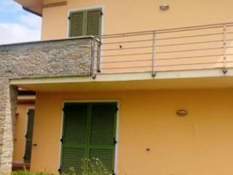 Immagine 2 di Casa trifamiliare in vendita  a Carrara