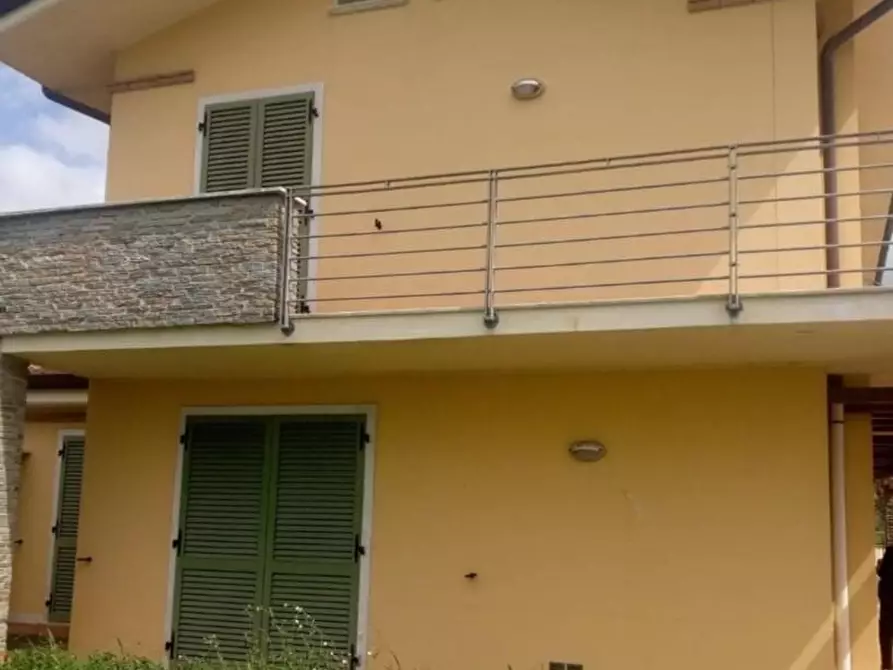 Immagine 4 di Casa trifamiliare in vendita  a Carrara