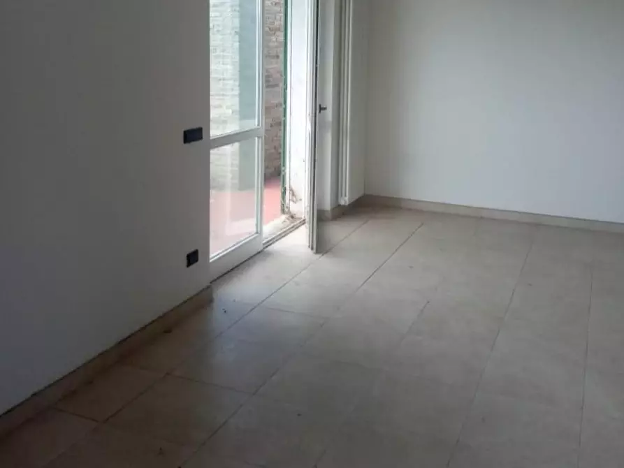 Immagine 21 di Casa trifamiliare in vendita  a Carrara