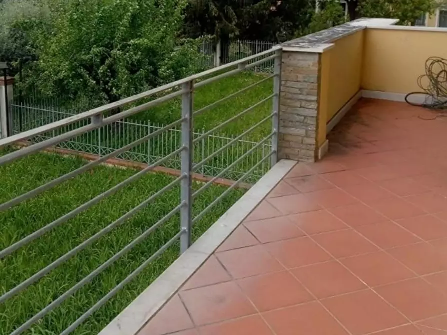 Immagine 7 di Casa trifamiliare in vendita  a Carrara