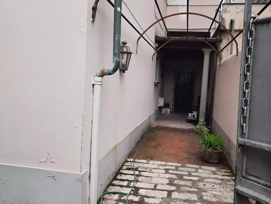 Immagine 33 di Appartamento in vendita  a Pontedera