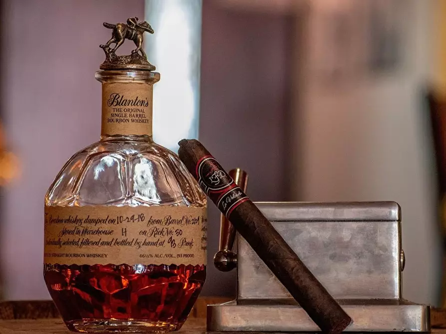 Immagine 2 di Attività commerciale in vendita  a San Giuliano Terme