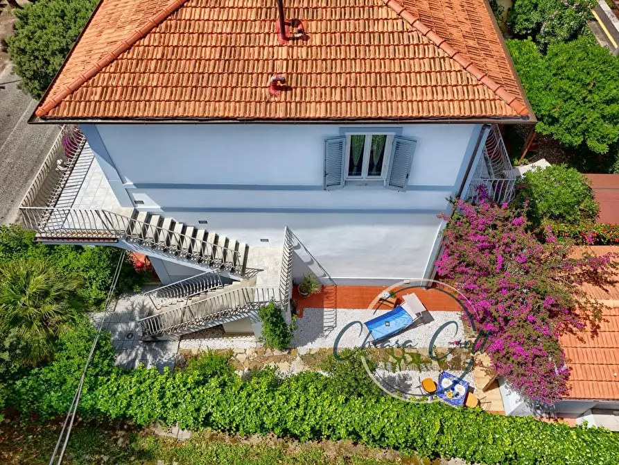 Immagine 2 di Casa bifamiliare in vendita  a Livorno