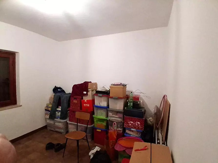 Immagine 5 di Garage in vendita  a Lucca