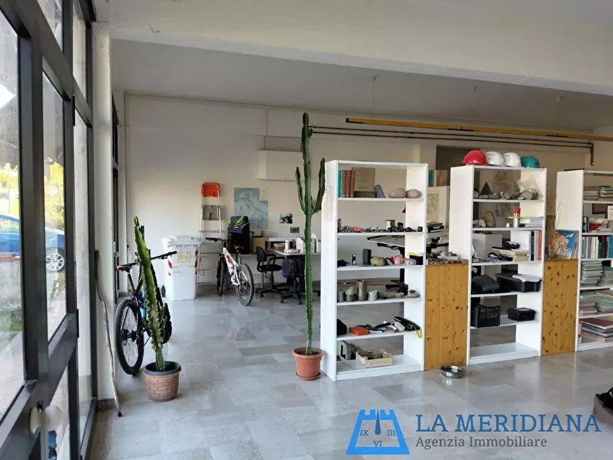 Immagine 2 di Locale commerciale in vendita  a Lamporecchio