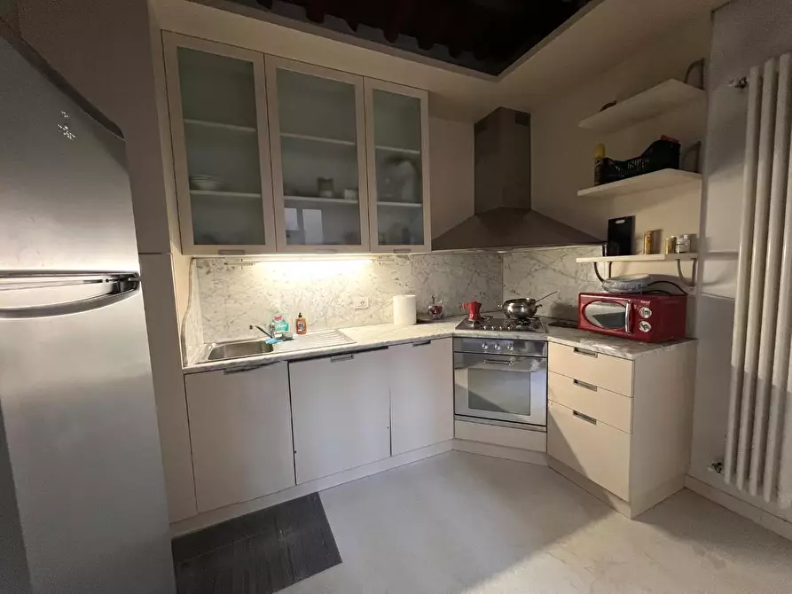 Immagine 9 di Appartamento in vendita  a Lucca