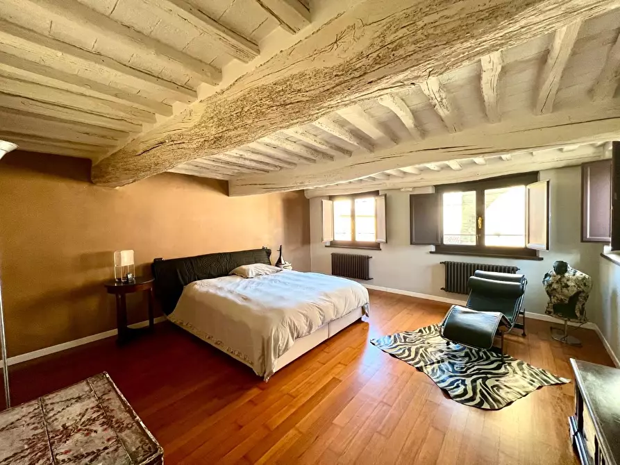 Immagine 18 di Appartamento in vendita  a Lucca