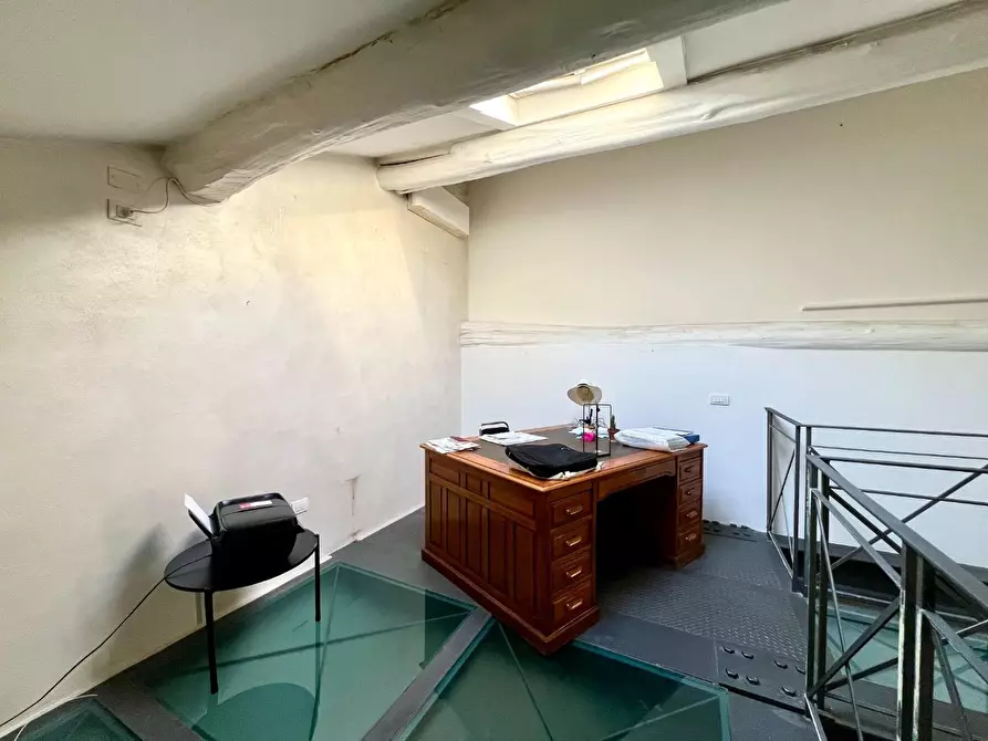 Immagine 32 di Appartamento in vendita  a Lucca