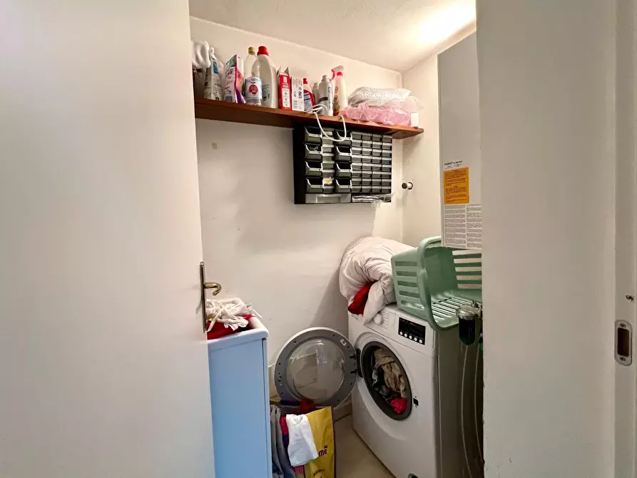 Immagine 37 di Appartamento in vendita  a Lucca