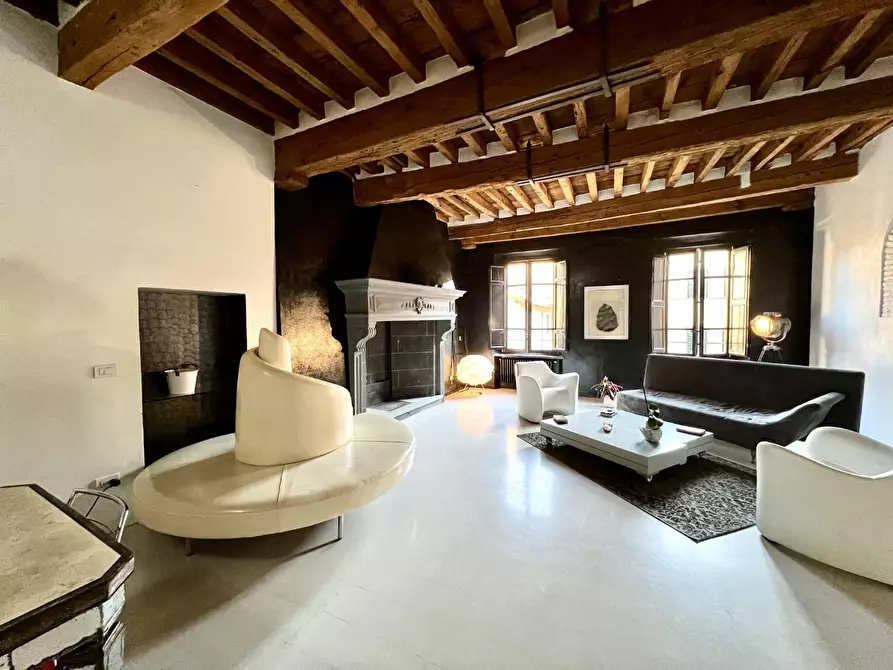 Immagine 27 di Appartamento in vendita  a Lucca