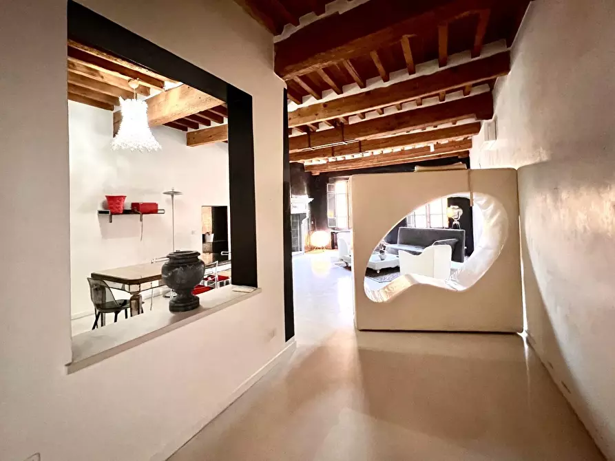 Immagine 26 di Appartamento in vendita  a Lucca