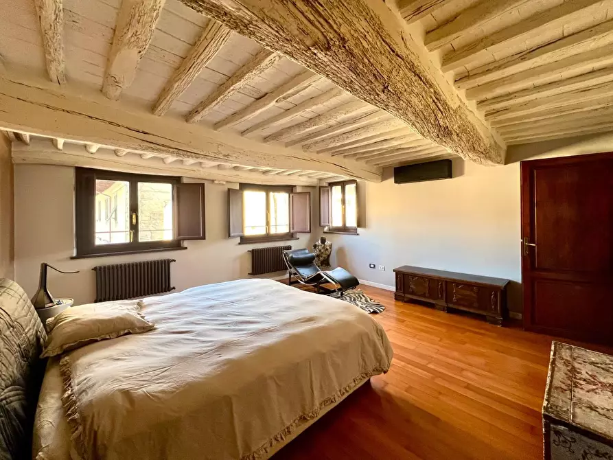 Immagine 19 di Appartamento in vendita  a Lucca