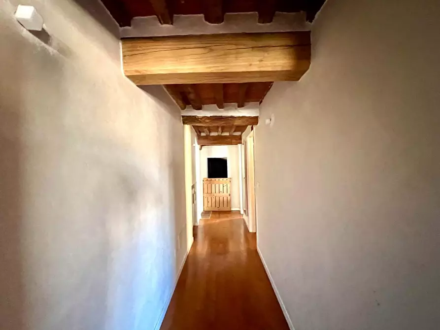 Immagine 24 di Appartamento in vendita  a Lucca