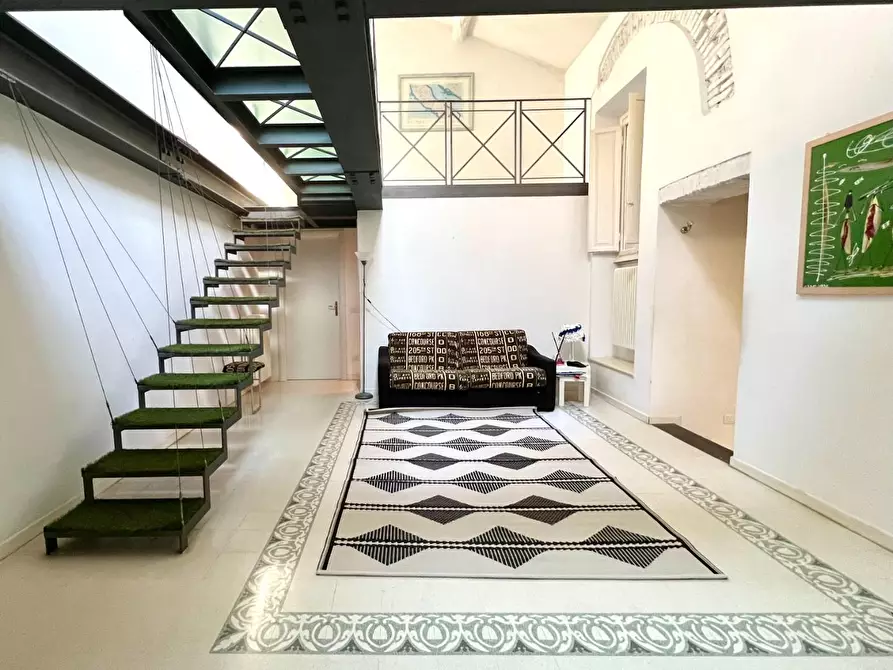 Immagine 30 di Appartamento in vendita  a Lucca