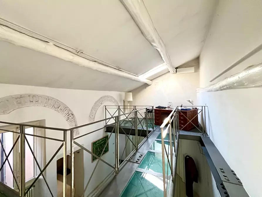 Immagine 15 di Appartamento in vendita  a Lucca