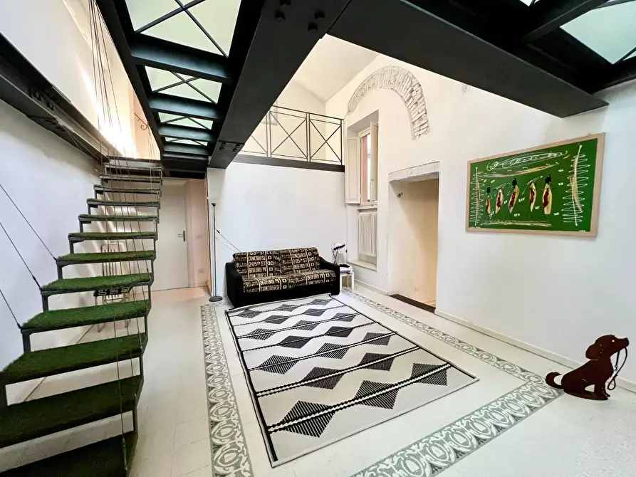 Immagine 11 di Appartamento in vendita  a Lucca