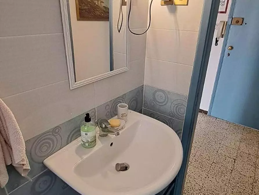 Immagine 21 di Appartamento in vendita  a Rosignano Marittimo