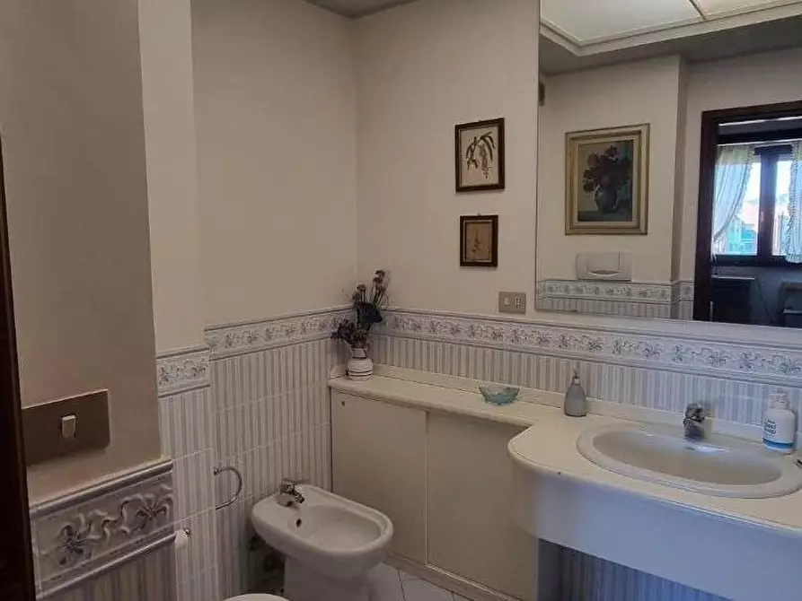 Immagine 13 di Appartamento in vendita  a Livorno