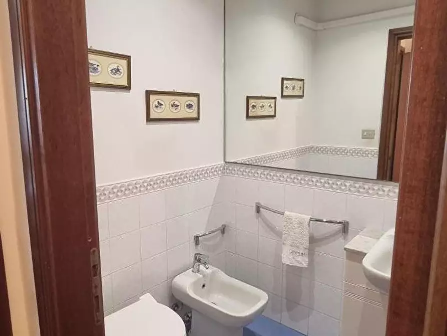 Immagine 10 di Appartamento in vendita  a Livorno