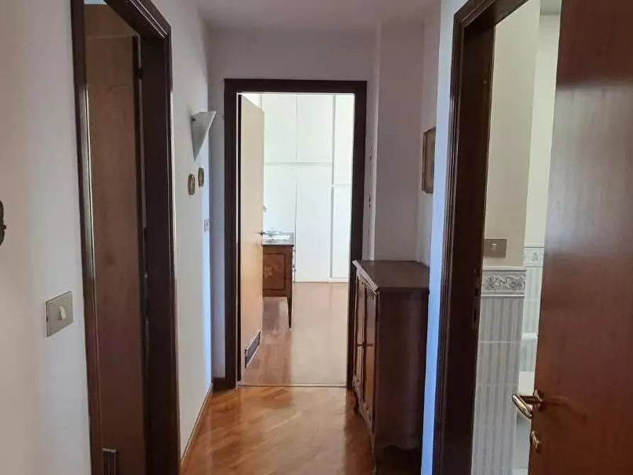 Immagine 12 di Appartamento in vendita  a Livorno