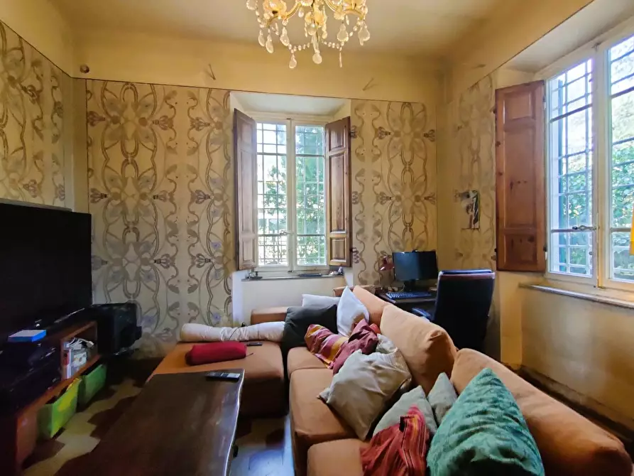 Immagine 9 di Villa in vendita  a Capannori