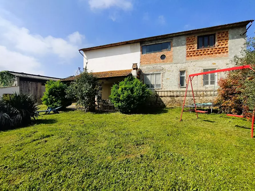 Immagine 31 di Villa in vendita  a Capannori