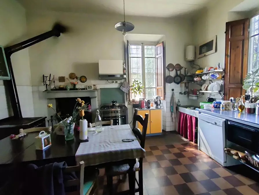 Immagine 5 di Villa in vendita  a Capannori