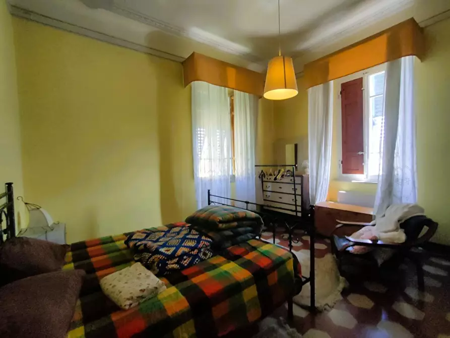 Immagine 11 di Villa in vendita  a Capannori