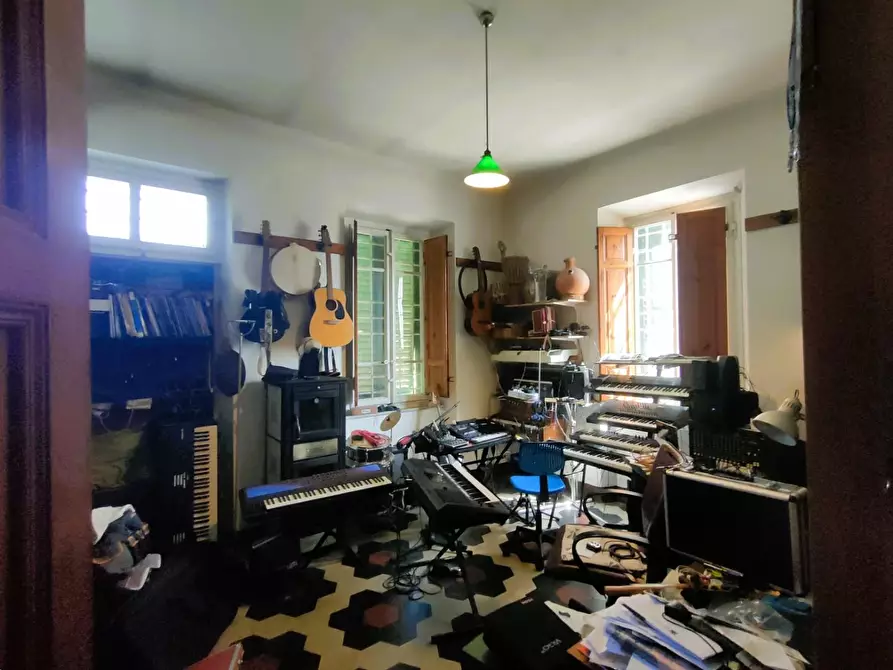 Immagine 4 di Villa in vendita  a Capannori