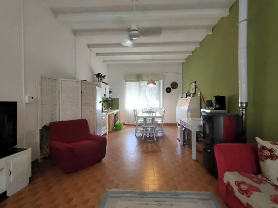 Immagine 25 di Villa in vendita  a Capannori