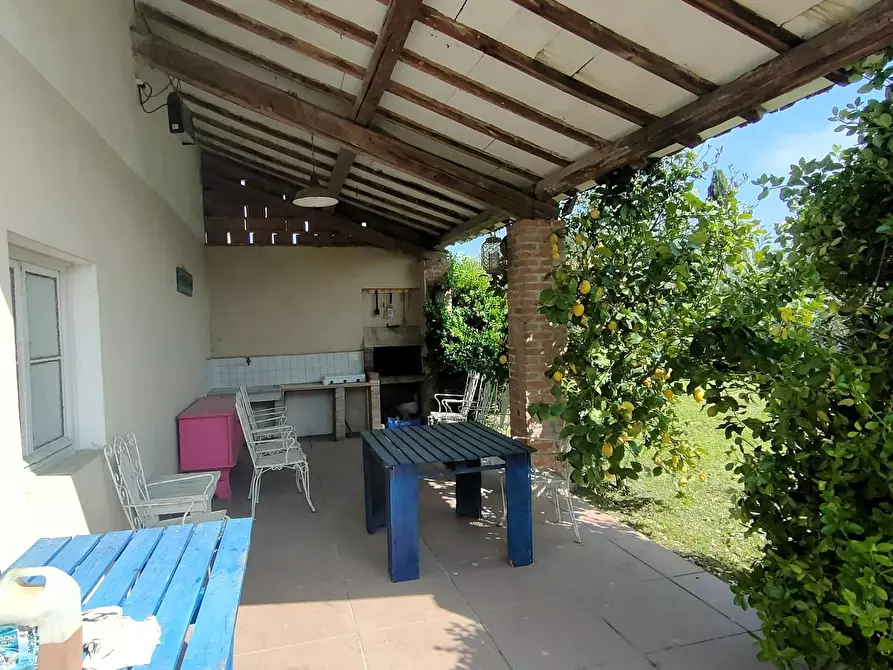 Immagine 33 di Villa in vendita  a Capannori