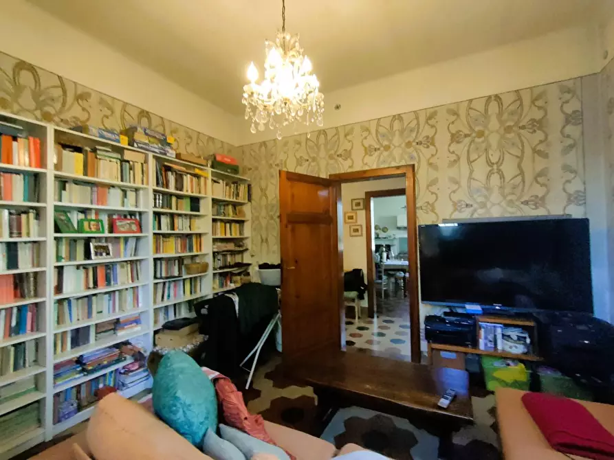 Immagine 8 di Villa in vendita  a Capannori