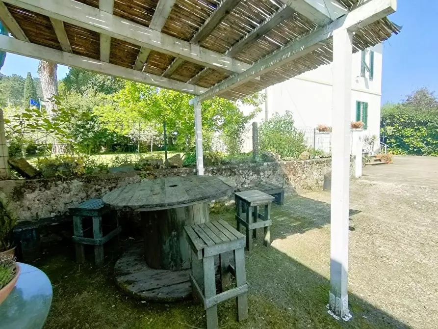 Immagine 40 di Villa in vendita  a Capannori