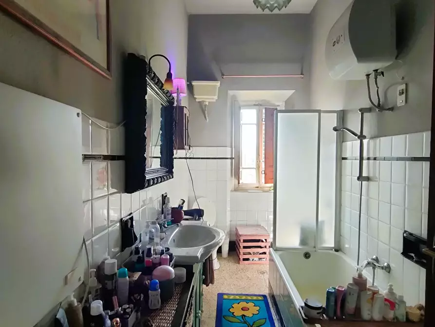 Immagine 18 di Villa in vendita  a Capannori