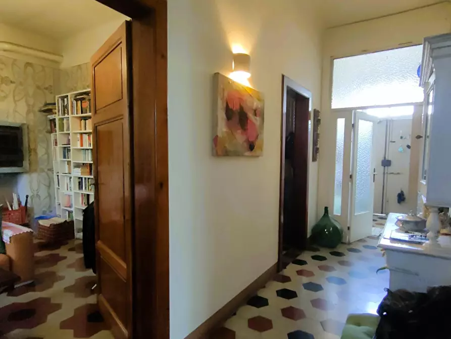 Immagine 10 di Villa in vendita  a Capannori