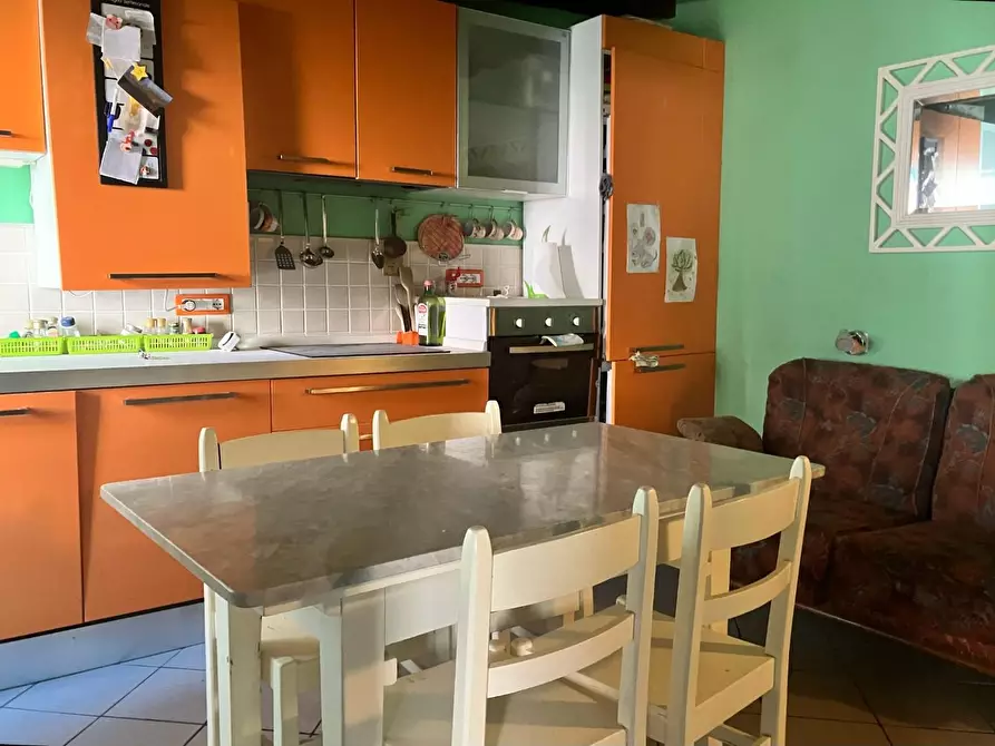 Immagine 2 di Appartamento in vendita  a Carrara