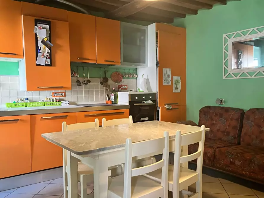 Immagine 1 di Appartamento in vendita  a Carrara