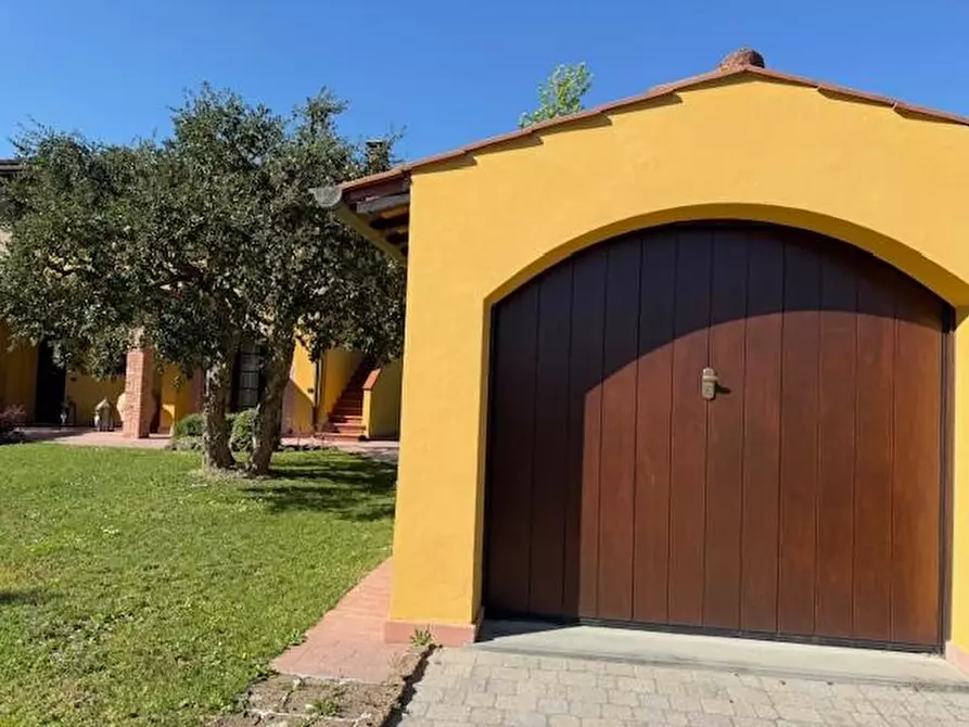 Immagine 5 di Casa colonica in vendita  a Fucecchio