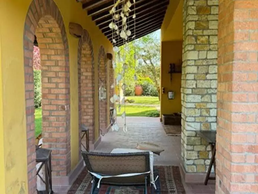 Immagine 9 di Casa colonica in vendita  a Fucecchio