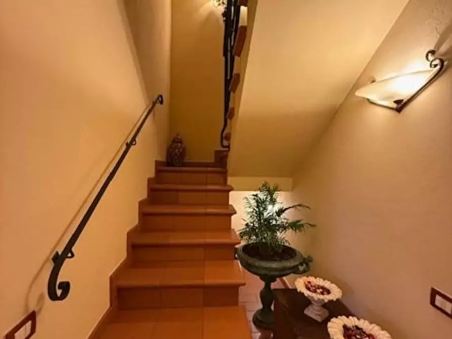 Immagine 25 di Casa colonica in vendita  a Fucecchio