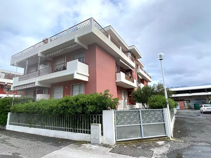 Immagine 8 di Appartamento in vendita  a Carrara