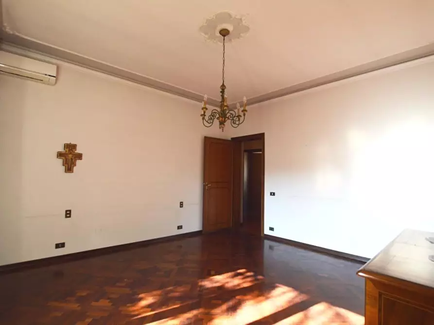 Immagine 22 di Villa in vendita  a Lucca